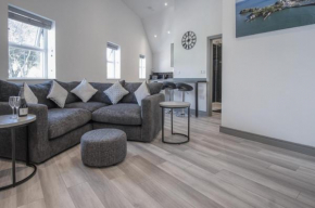 Four Seasons - 2 Bedroom Apartment - Tenby